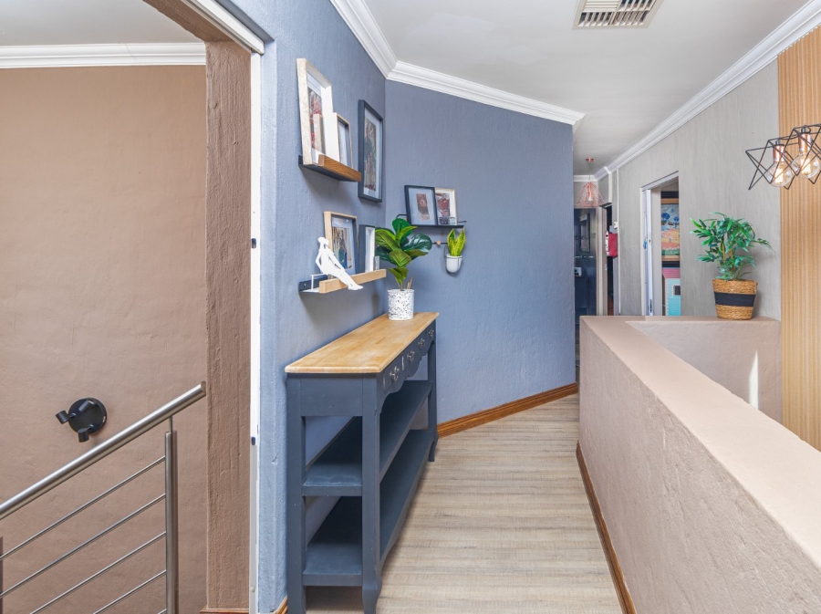 6 Bedroom Property for Sale in Kosmos Ridge North West